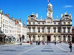 Chasseur immobilier à Lyon recherche appartement proche mairie