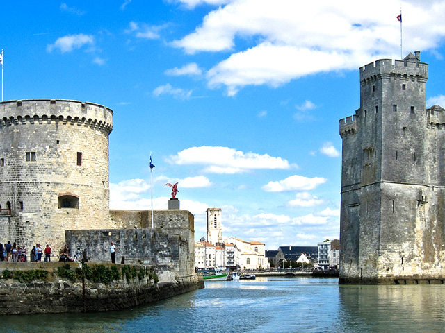 La Rochelle entree port